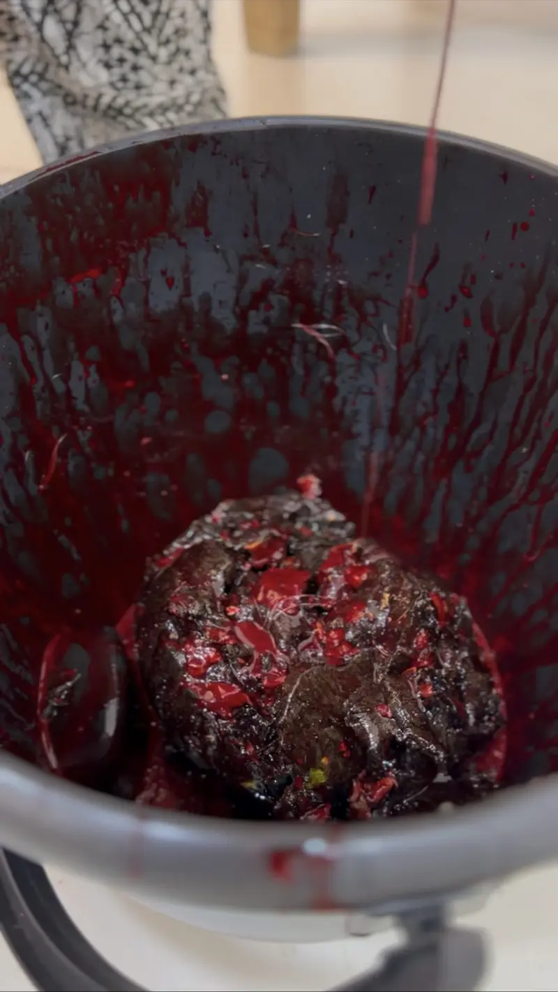 Pedra ritual consagrada de Ìfẹ́ràn Extremo, identificada pelo proprietário.